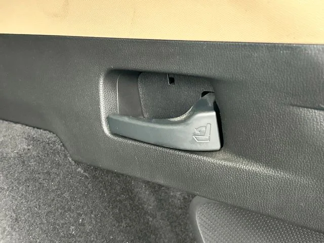Used 2021  Acura Base image 38