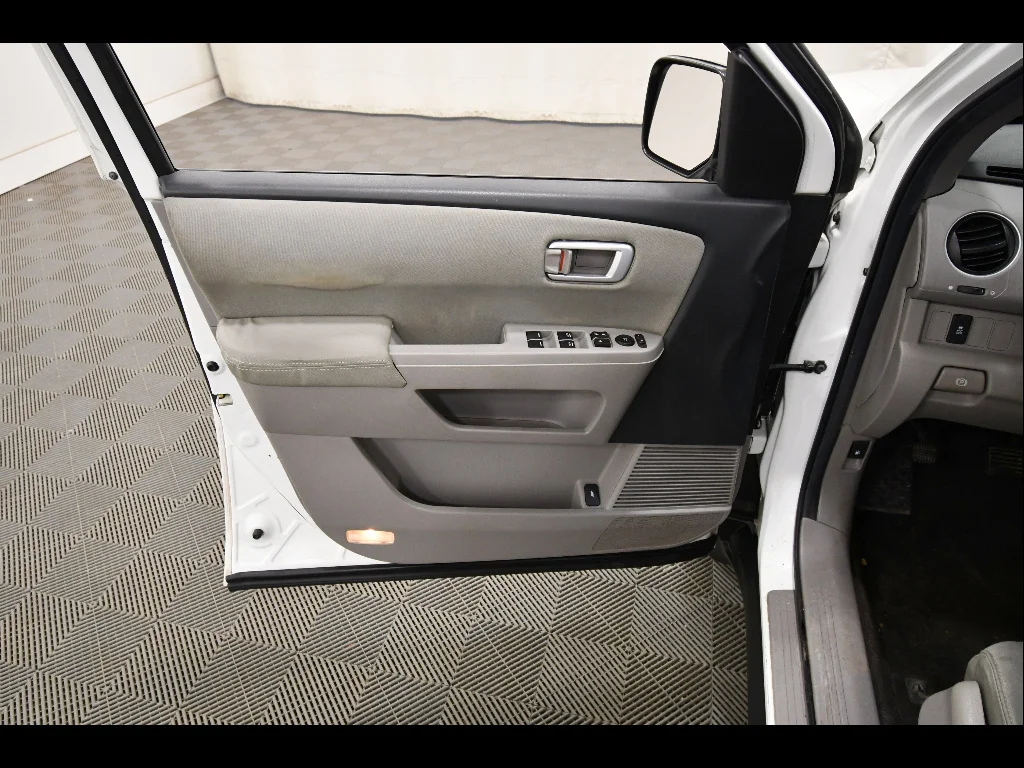 2012 Honda Pilot LX - Photo 12