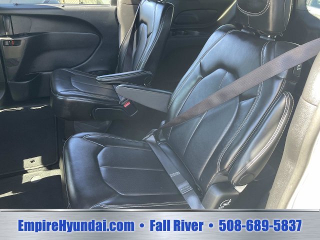 2025 Chrysler Pacifica Select - Photo 15