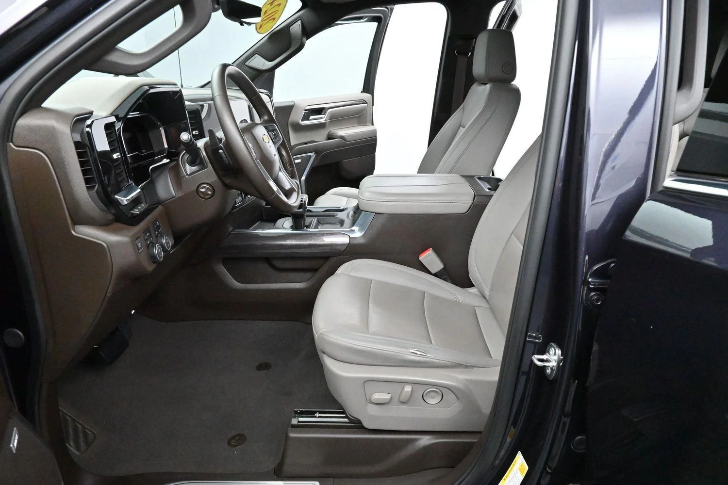 Used 2024 Dark Ash Metallic Chevrolet LTZ image 13