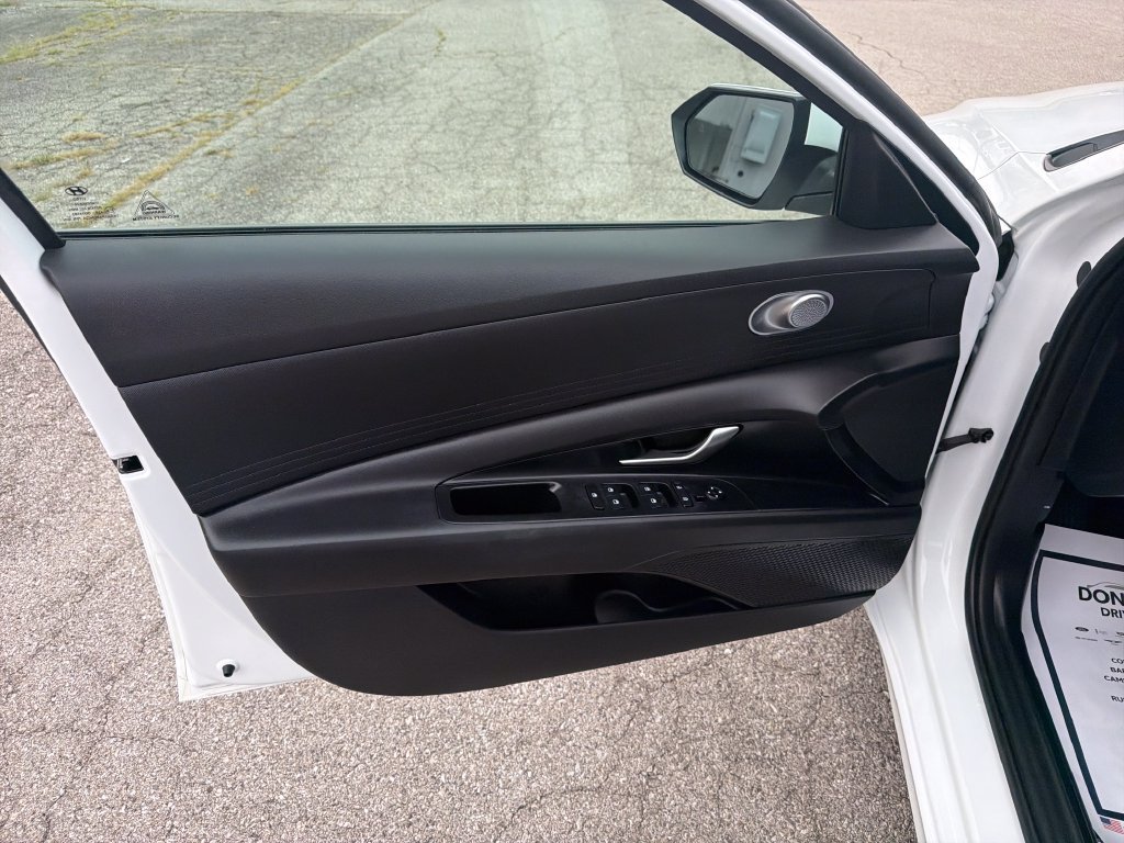 Used 2022 Gray Hyundai SEL image 12
