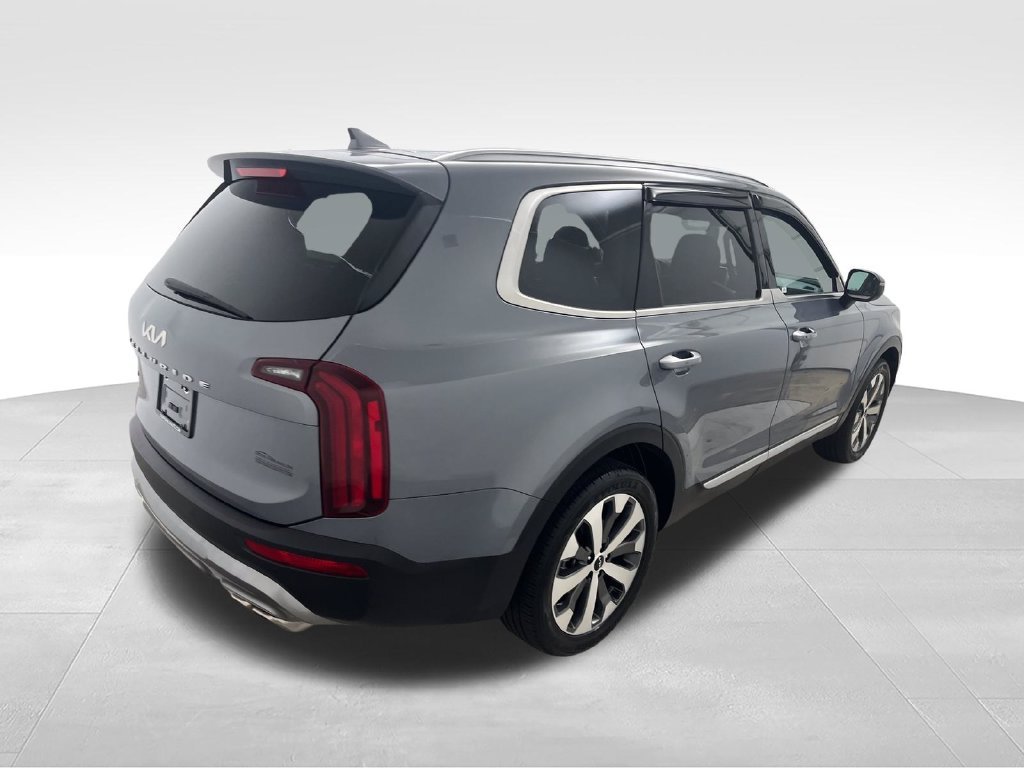Used 2022 Silver Kia S image 5