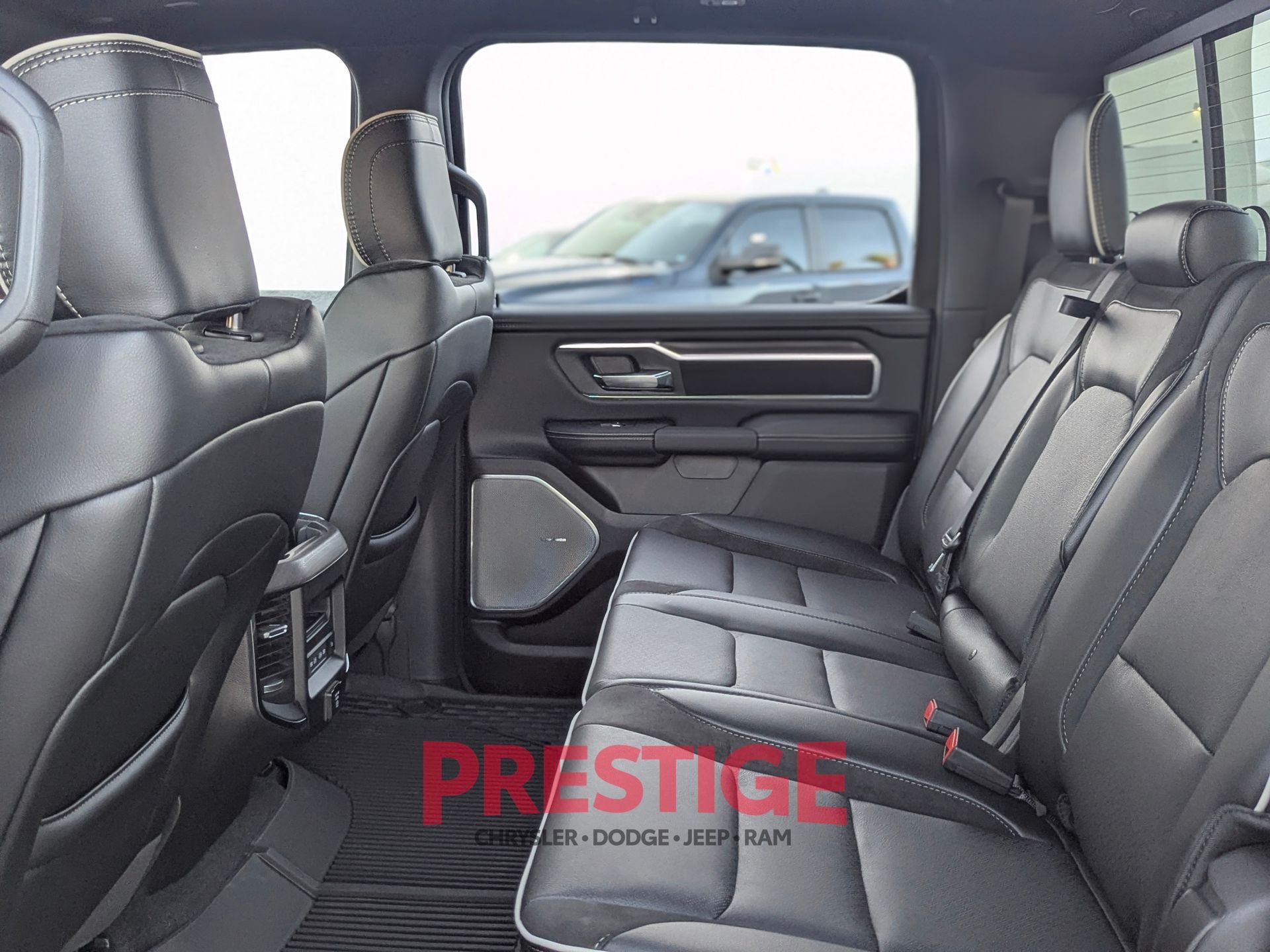New 2026 Molten Red Pearl-Coat Exterior Paint RAM Laramie image 28