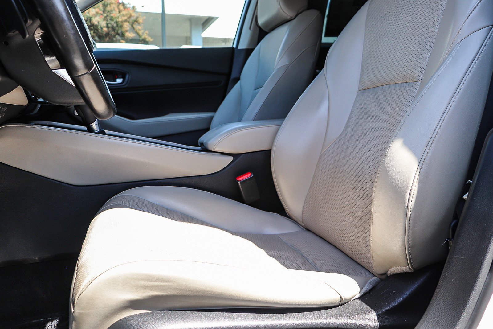 Used 2025 White Honda Touring image 28