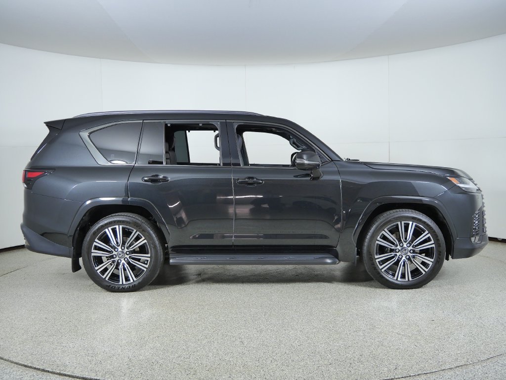 Used 2025 Black Lexus 600 Luxury image 9