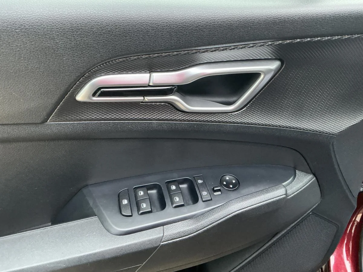 Used 2023  Kia LX image 17