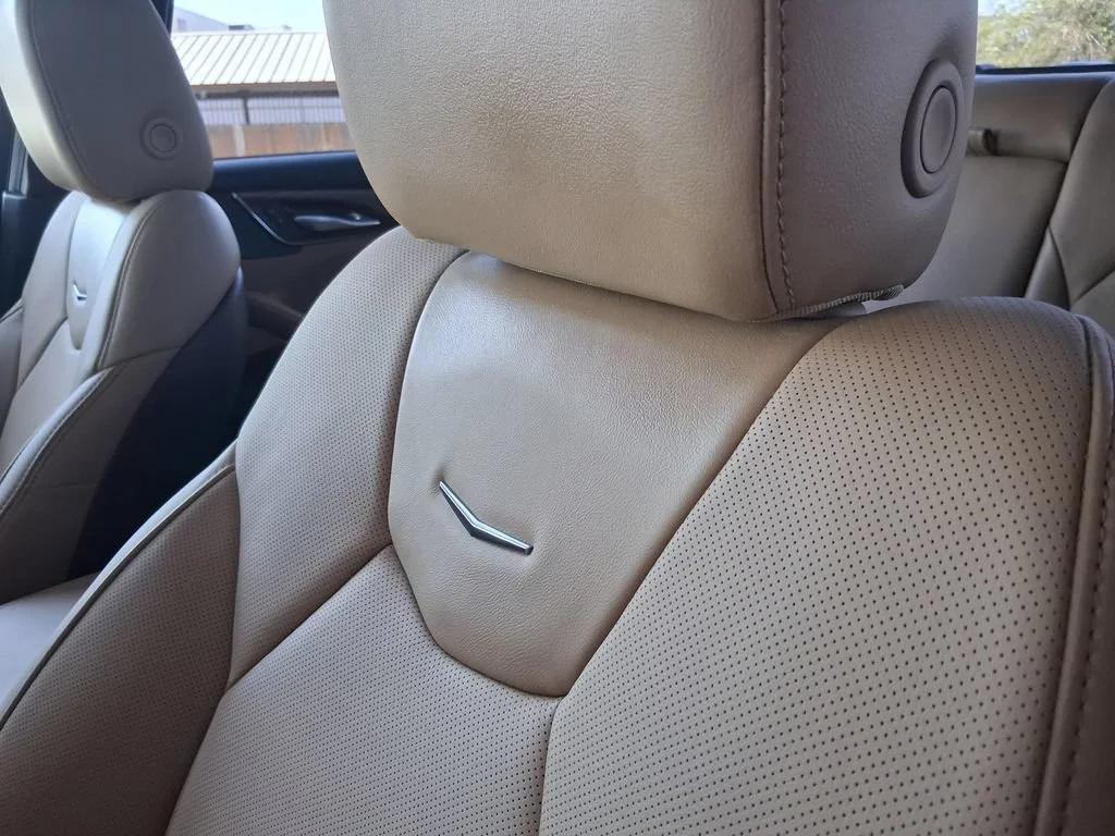 Used 2026 Vibrant White Tricoat Cadillac Premium Luxury image 21