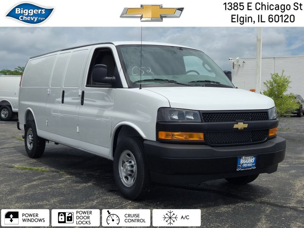 New 2026 Summit White Chevrolet WT image 1
