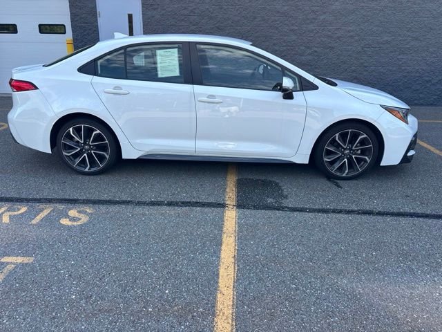 Used 2022 White Toyota SE image 4