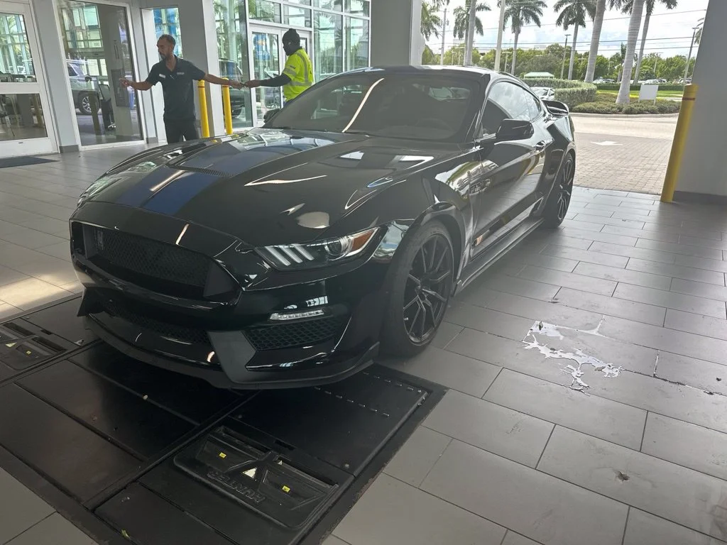 Used 2018 Black Ford Shelby GT350 image 3