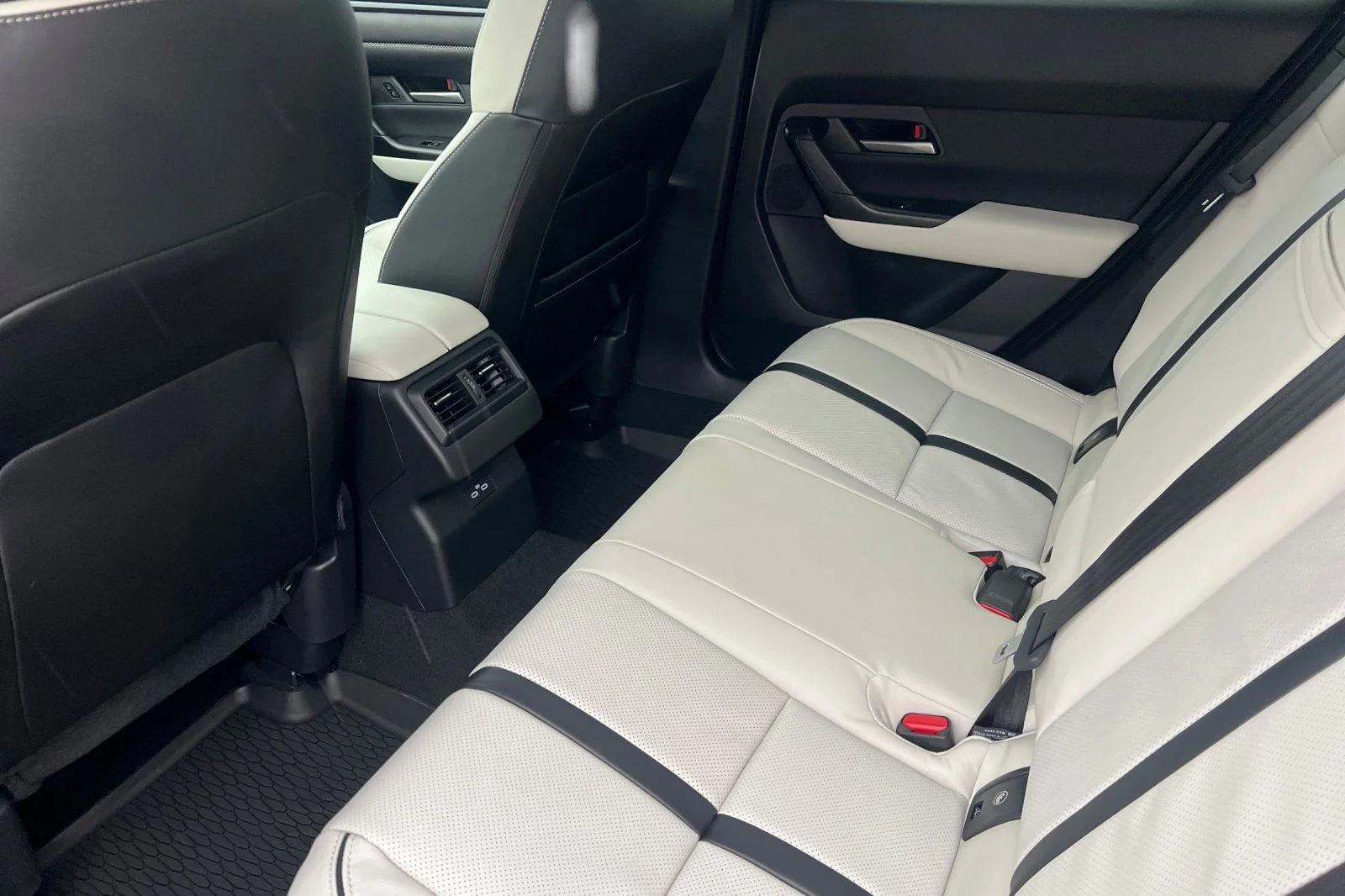 2026 Mazda CX-50 Premium - Photo 9