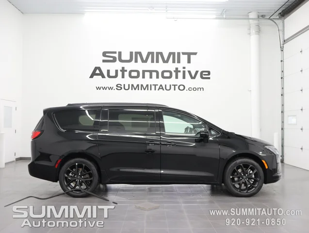 2027 Chrysler Pacifica Limited
