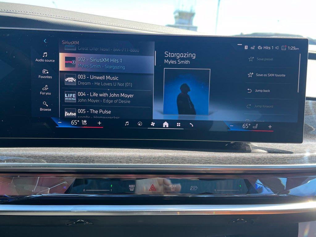 New 2026 Dravit Grey Metallic BMW 750e xDrive image 18