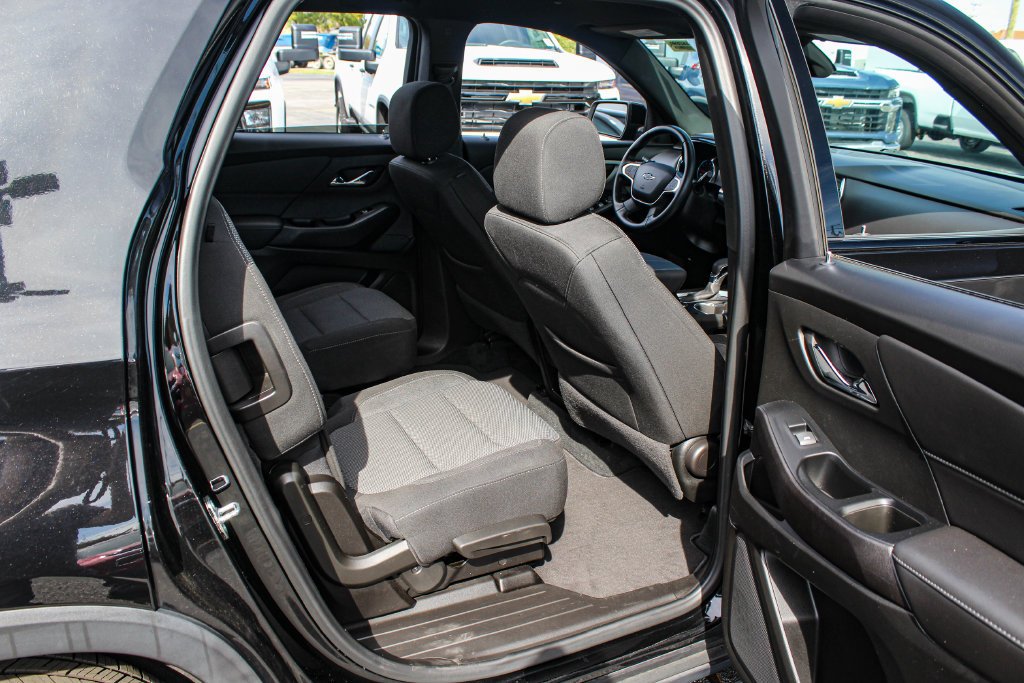 Used 2023 MOSAIC BLACK METALLIC Chevrolet LT Cloth image 23