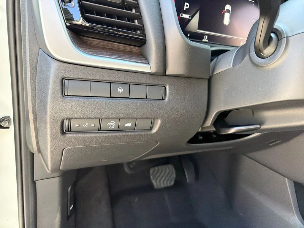 New 2026 Everest White Pearl TriCoat Nissan Platinum image 19