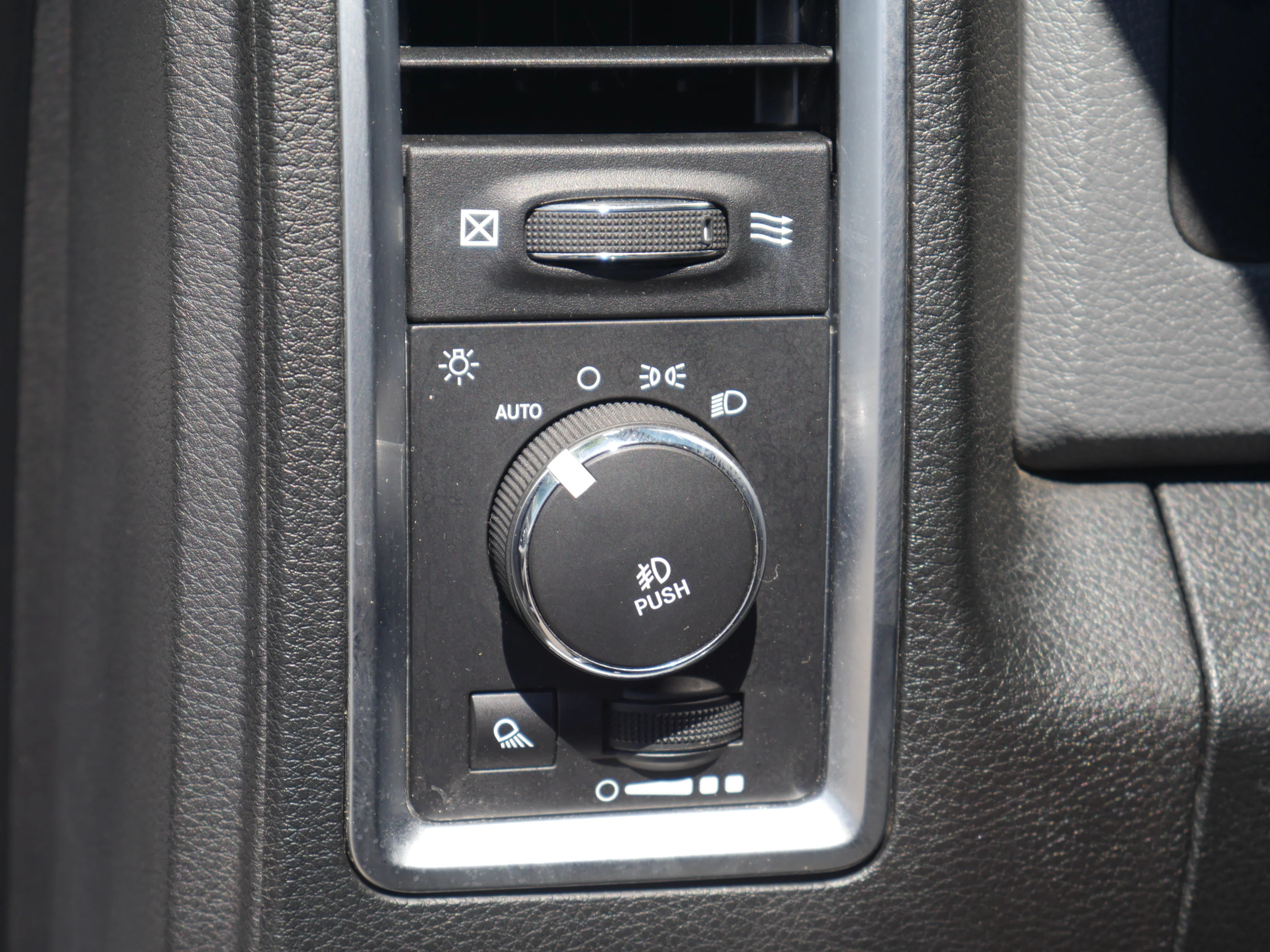 Used 2016 Pearl White Ram Big Horn image 5