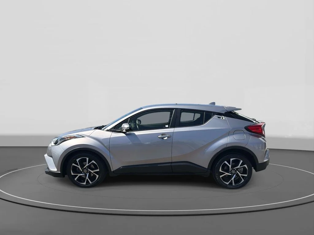 Used 2019 Silver Knockout Metallic Toyota XLE image 4