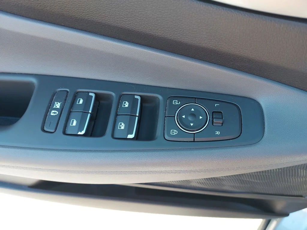 Used 2020 Silver Hyundai SEL image 27