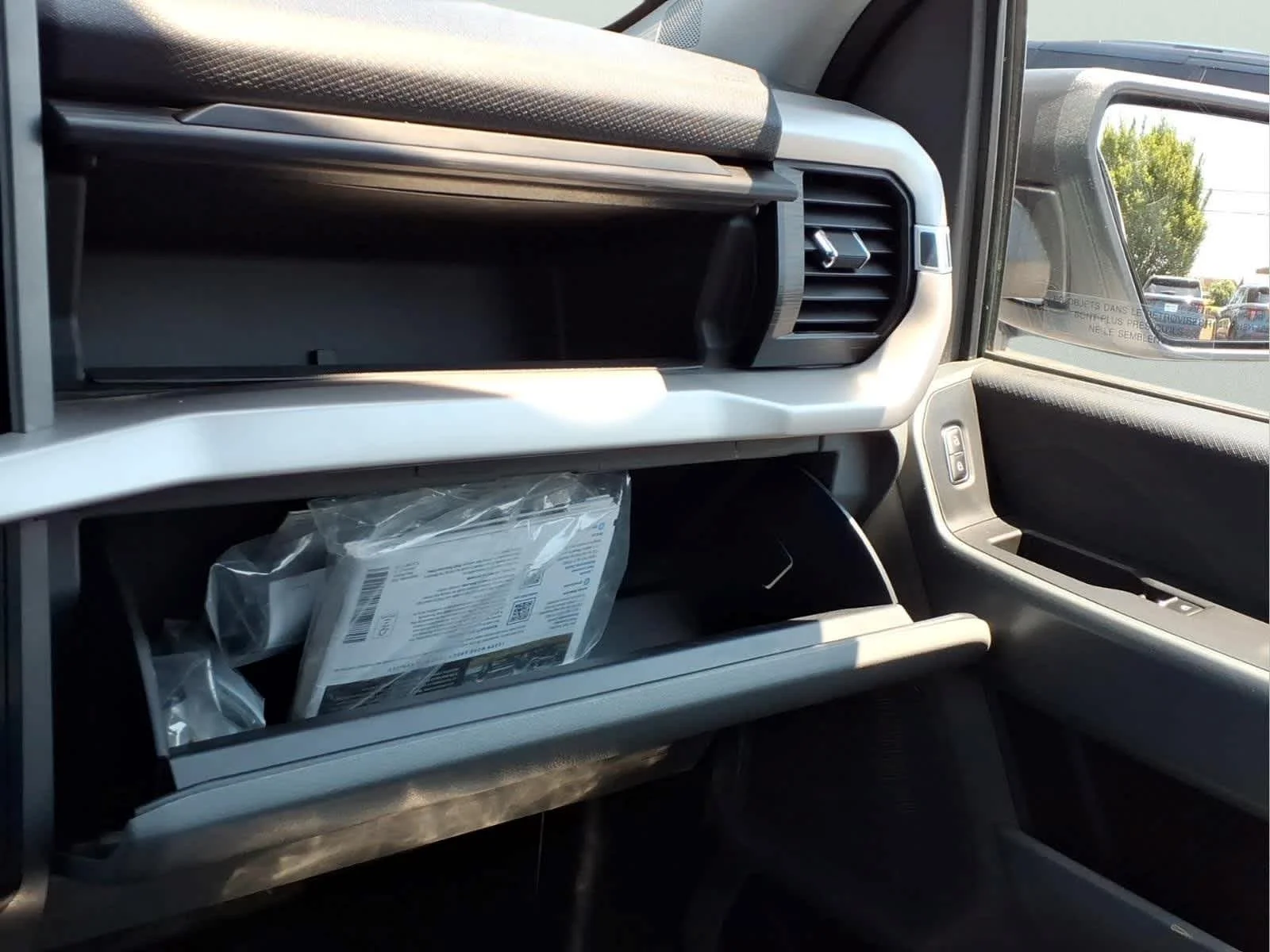 Used 2023 Oxford White Ford XLT image 26
