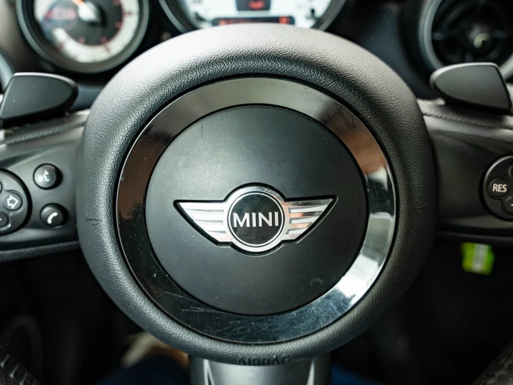 Used 2014 White Silver MINI  image 26