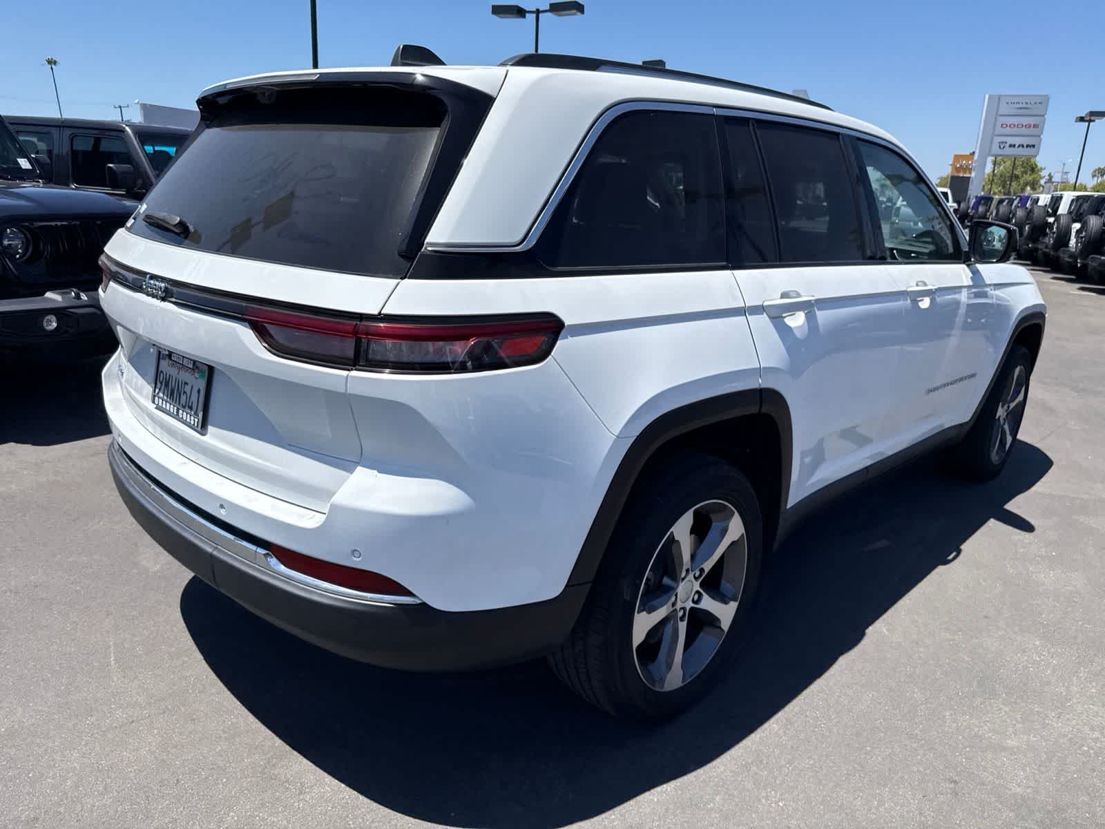 Used 2023 Bright White Clearcoat Jeep  image 16