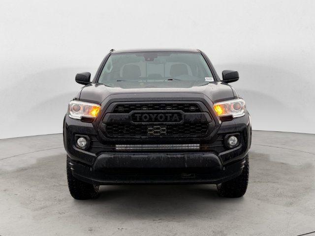 Used 2019 Black Toyota SR5 image 2