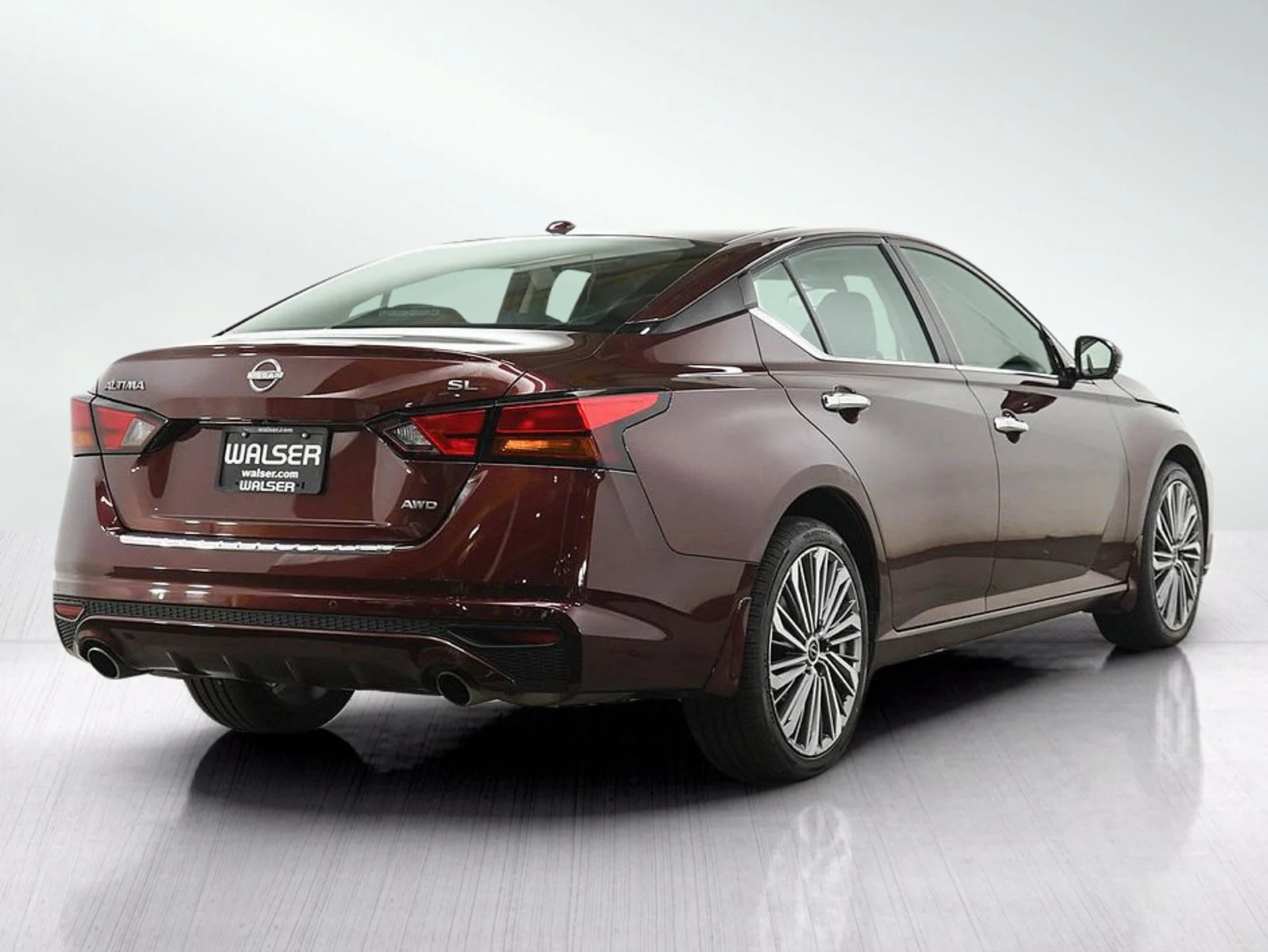 Used 2023 Garnet Pearl Metallic Nissan 2.5 SL image 5