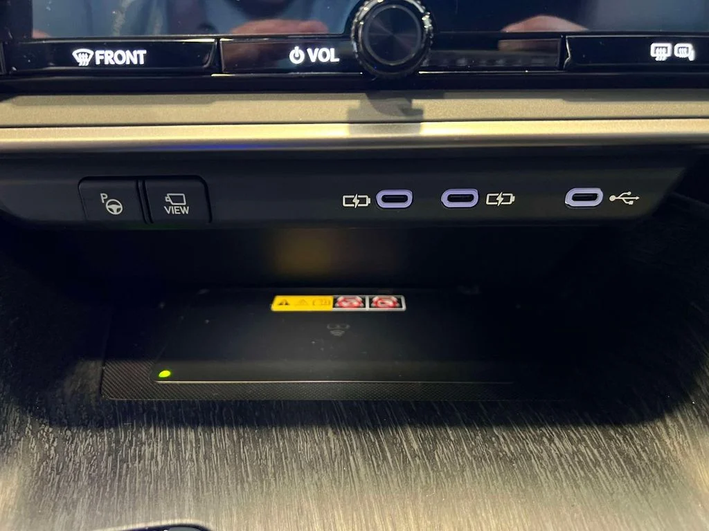 Used 2026 White Lexus 450e Premium image 30