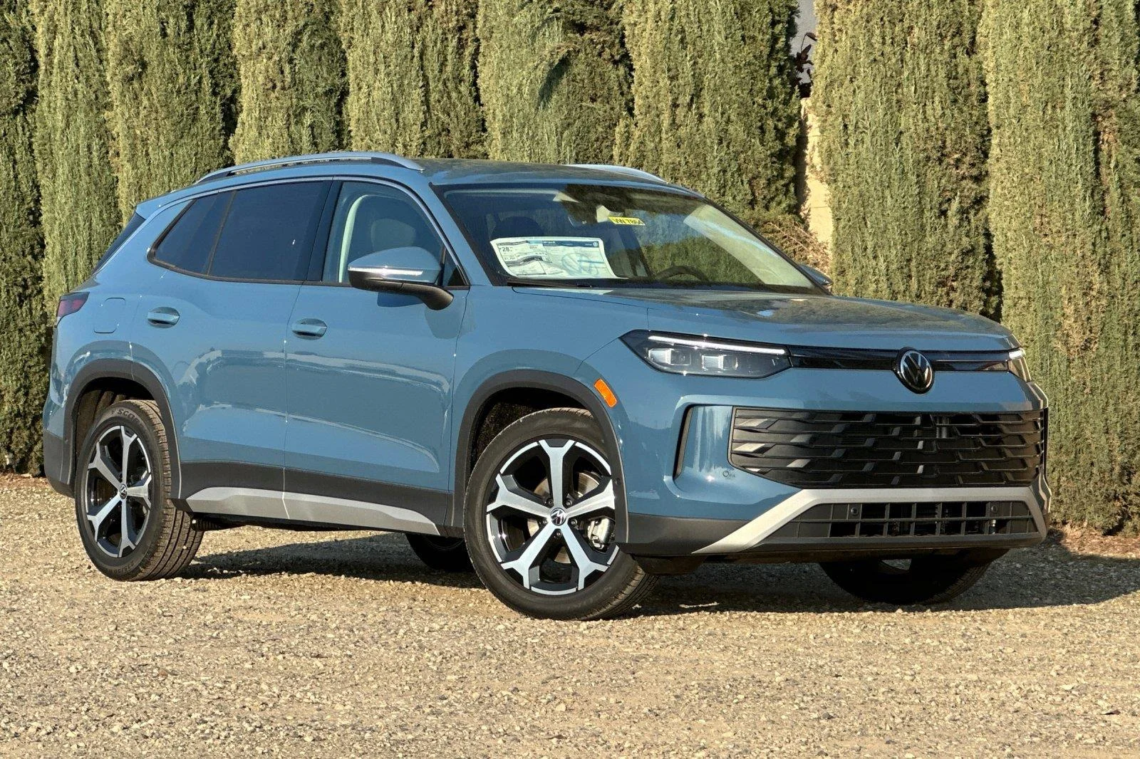 New 2026 Monterey Blue Pearl Volkswagen SE image 2