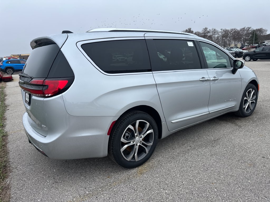 2026 Chrysler Pacifica Pinnacle - Photo 5