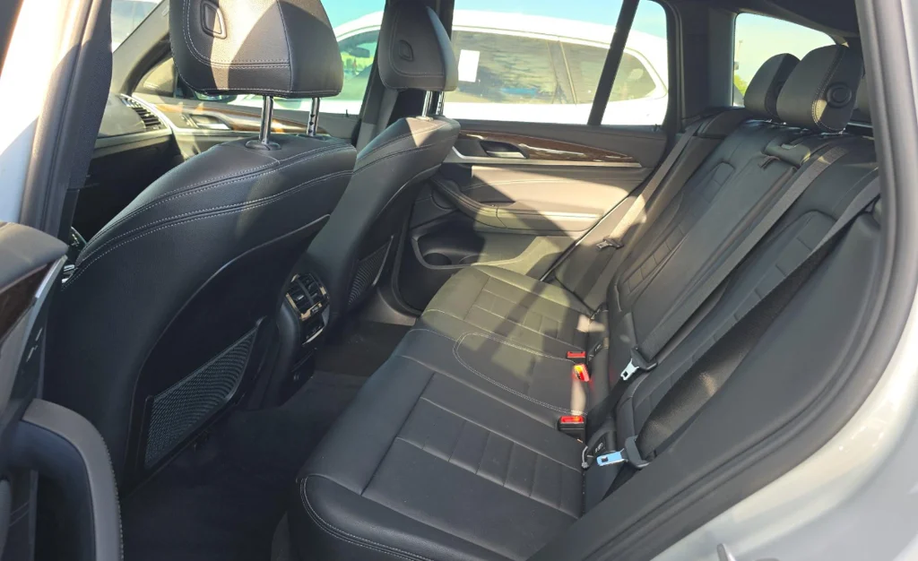 Used 2019 Silver BMW xDrive30i image 5