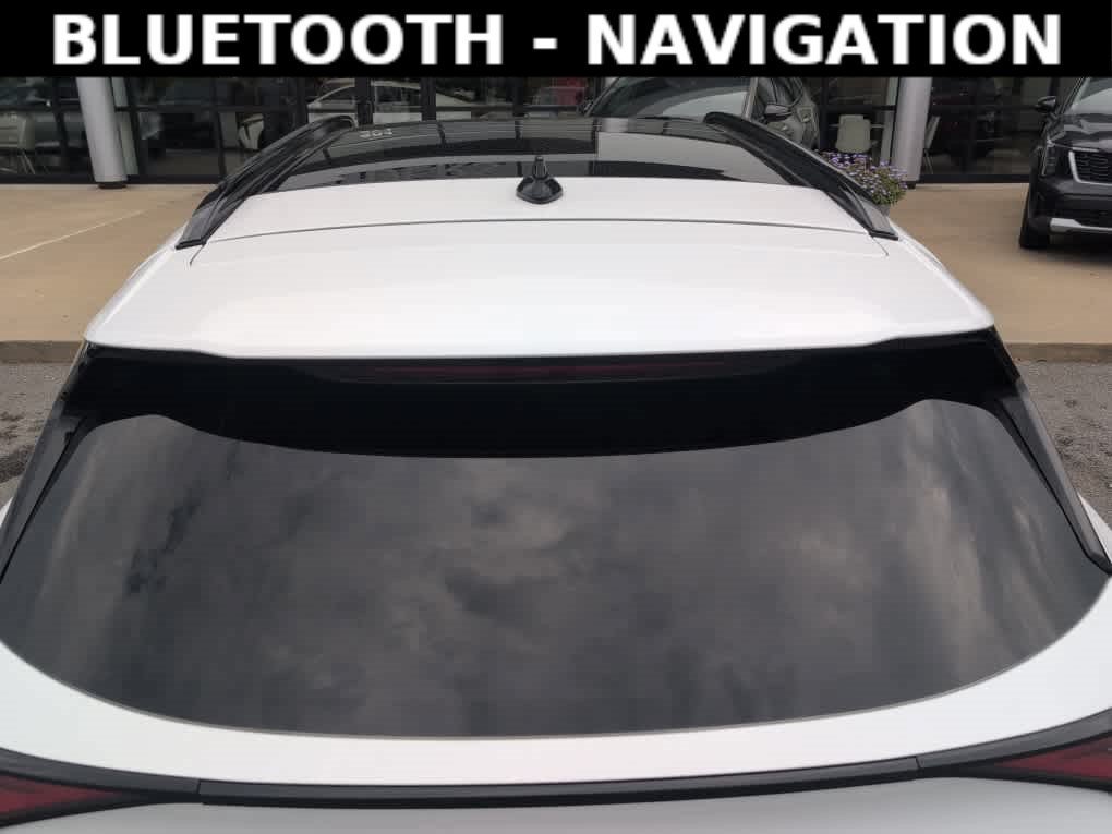 Used 2025 Glacial White Pearl Kia EX image 5