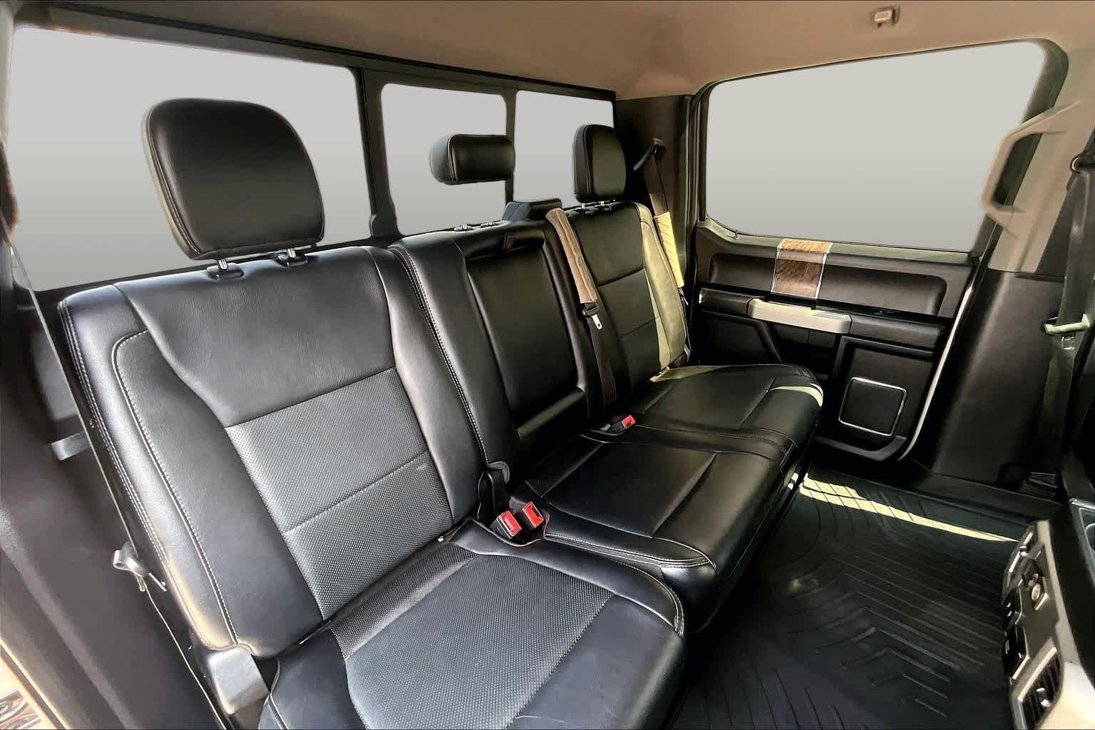 Used 2019 Ingot Silver Metallic Ford LARIAT image 18