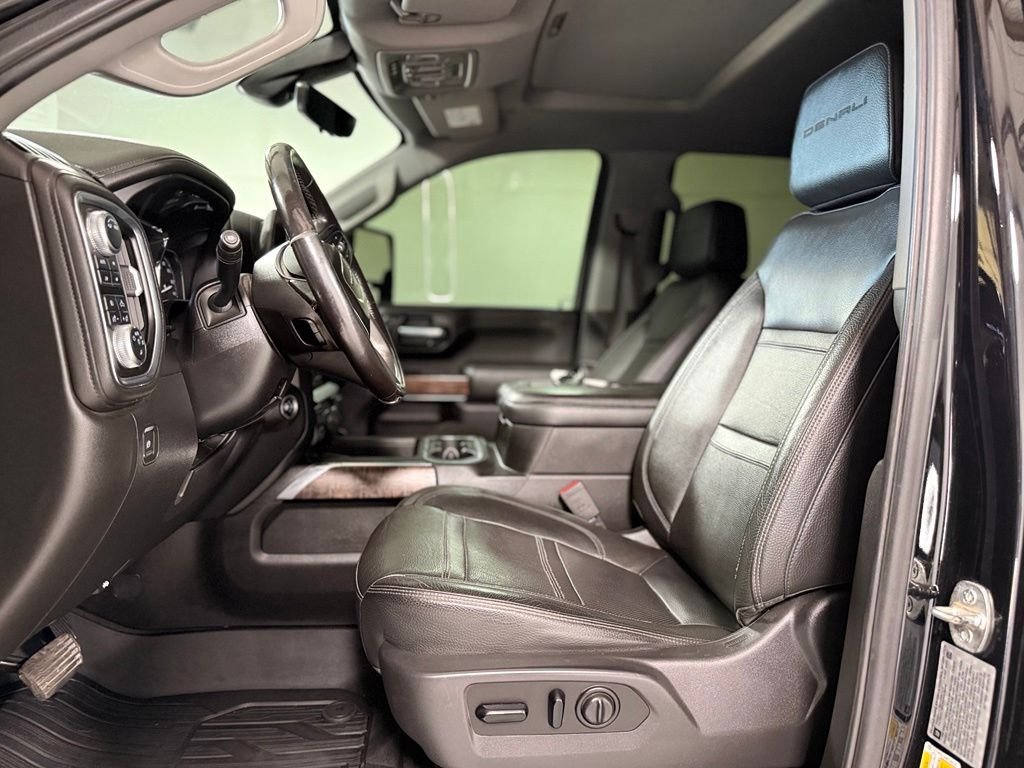 Used 2021 Black GMC Denali image 11