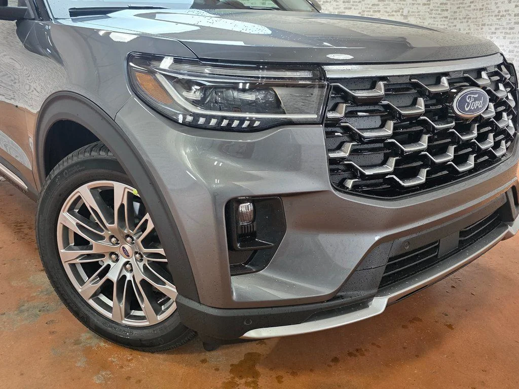 New 2026 Gray Ford Platinum image 10
