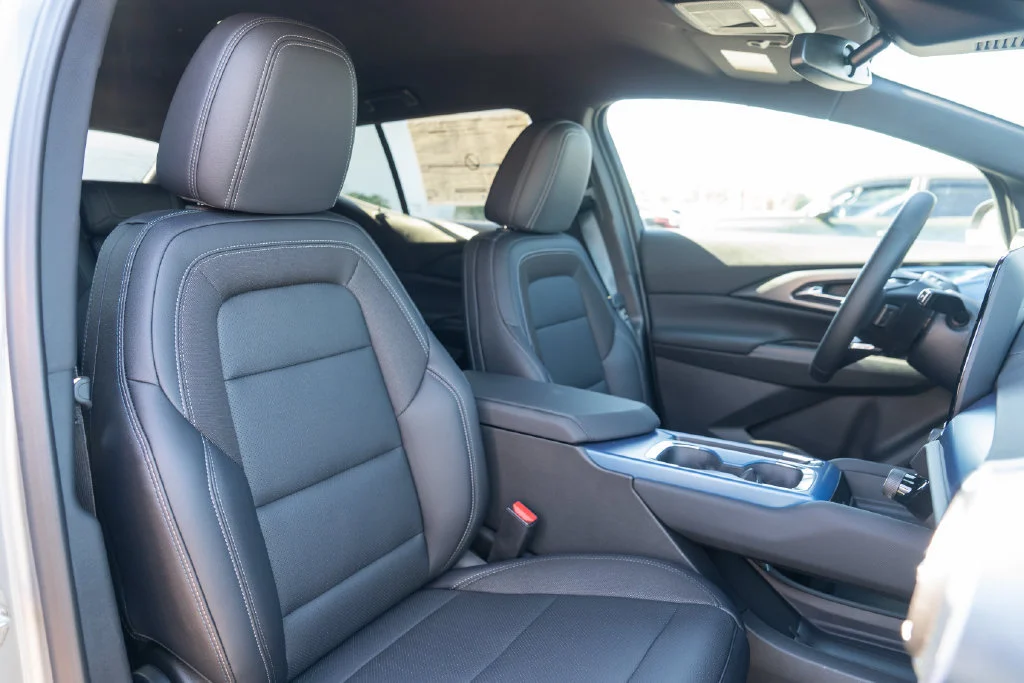 New 2026 Sterling Gray Metallic Chevrolet LT image 28