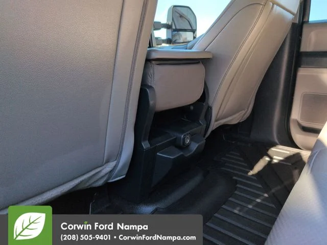 Used 2022 Black Metallic Ford  image 26