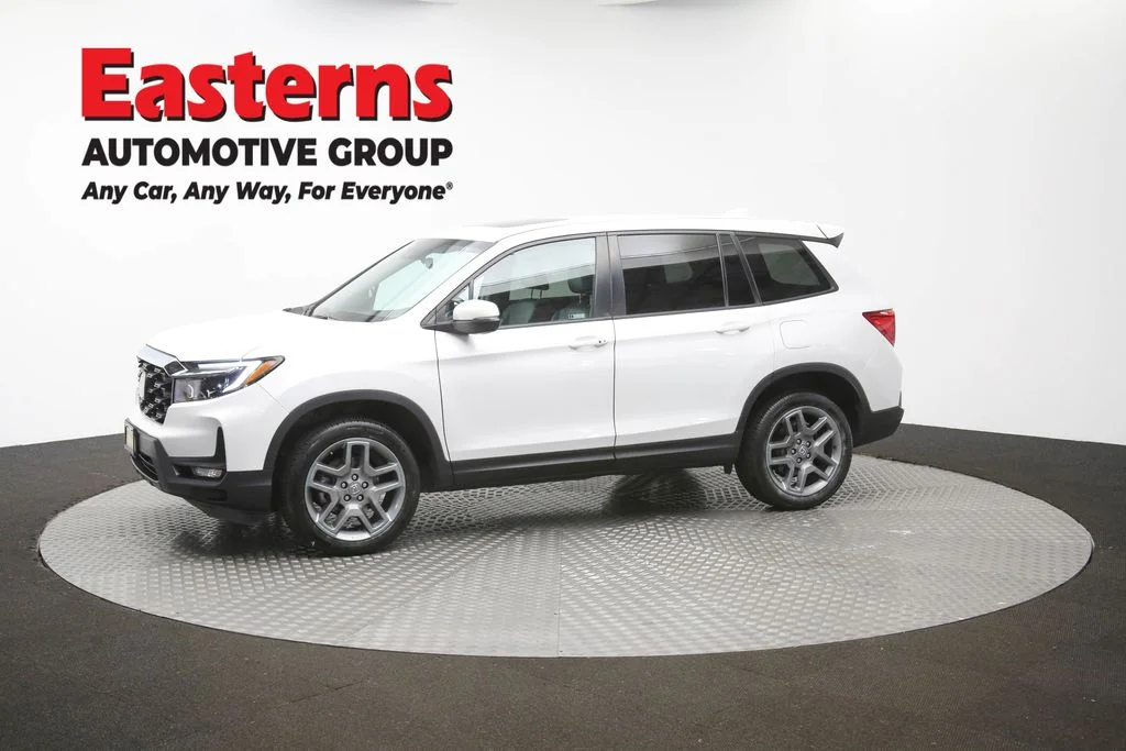 Used 2023 White Honda EX-L image 60