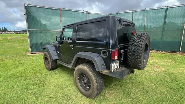 Used 2012 Black Jeep Sahara image 3