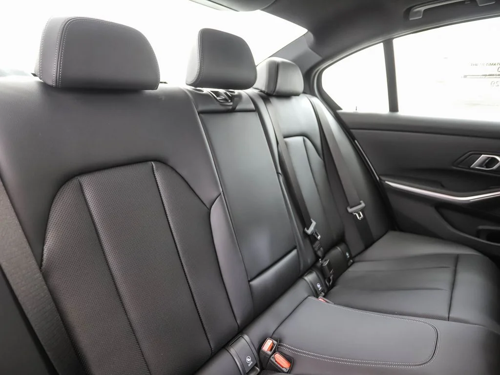 2025 BMW 3 Series 330i - Photo 27