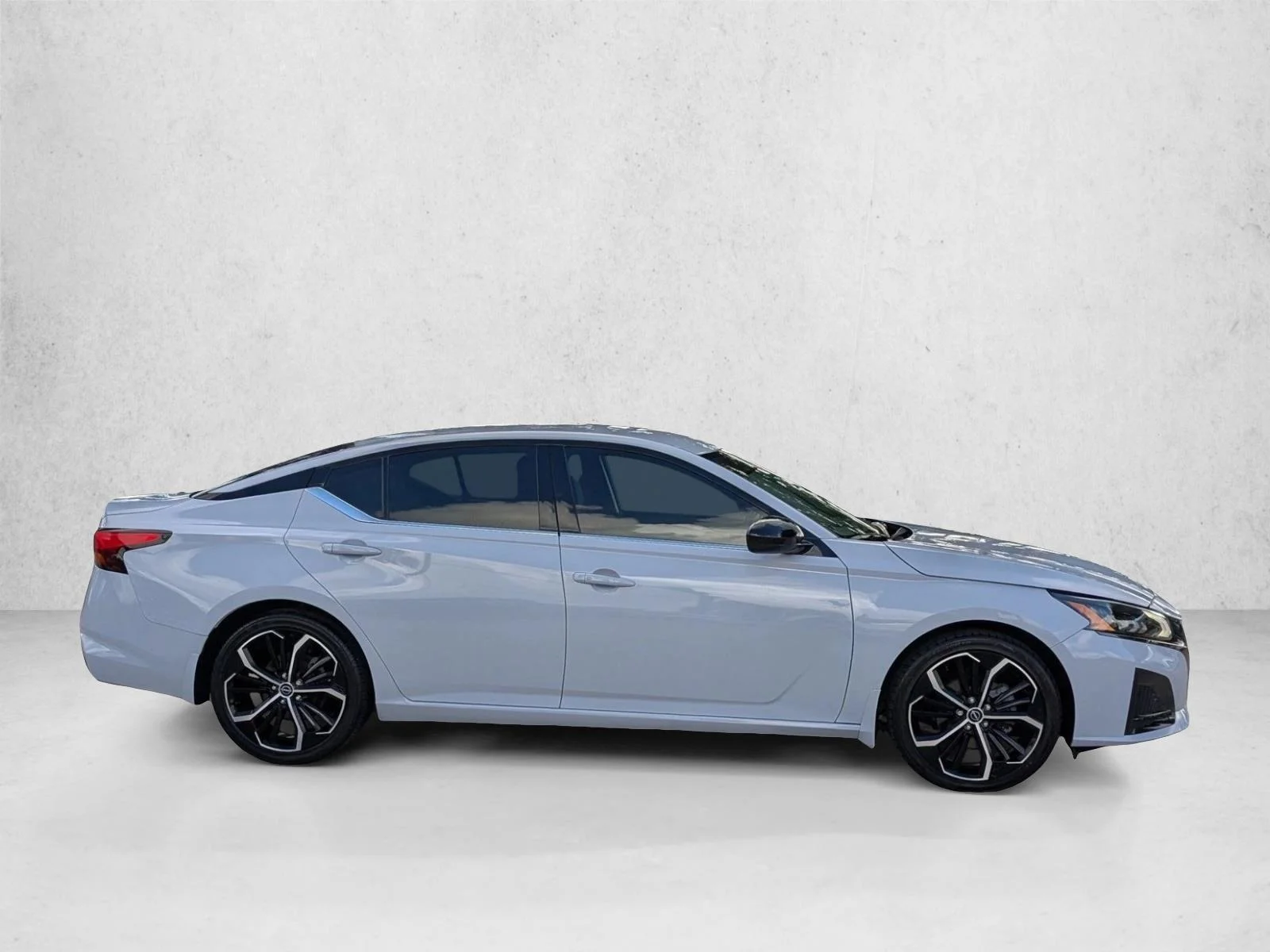 Used 2024 Gray Sky Pearl Nissan 2.5 SR image 4