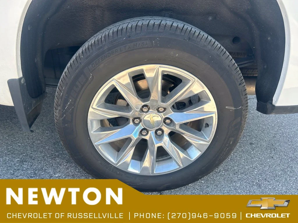 Used 2021 Summit White Chevrolet LTZ image 18