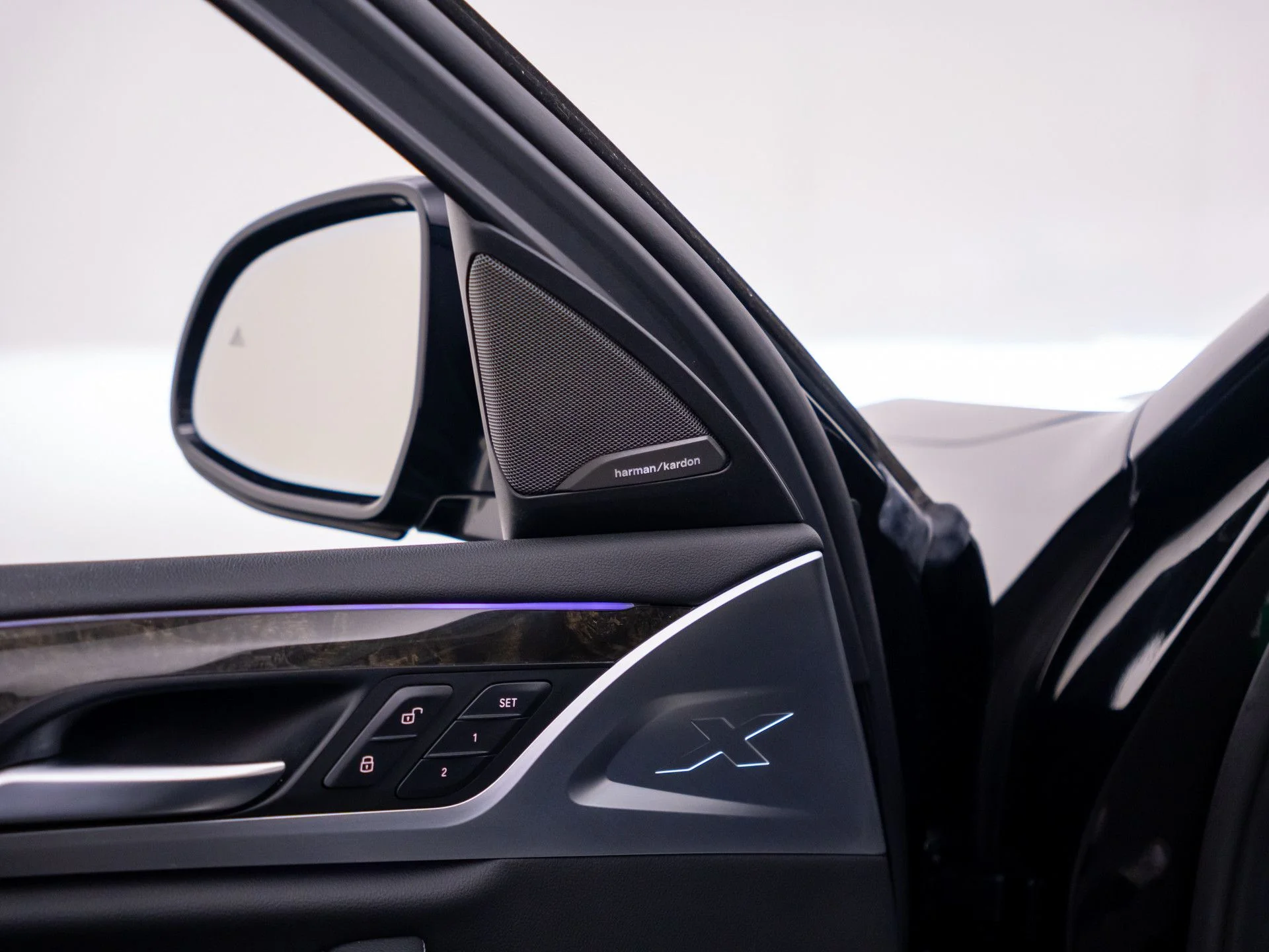 Used 2019 Black BMW xDrive30i image 14