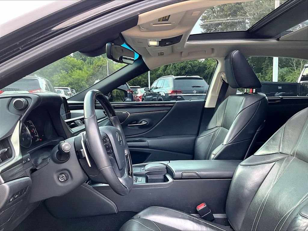 Used 2019 Black Lexus 350 Ultra Luxury image 4