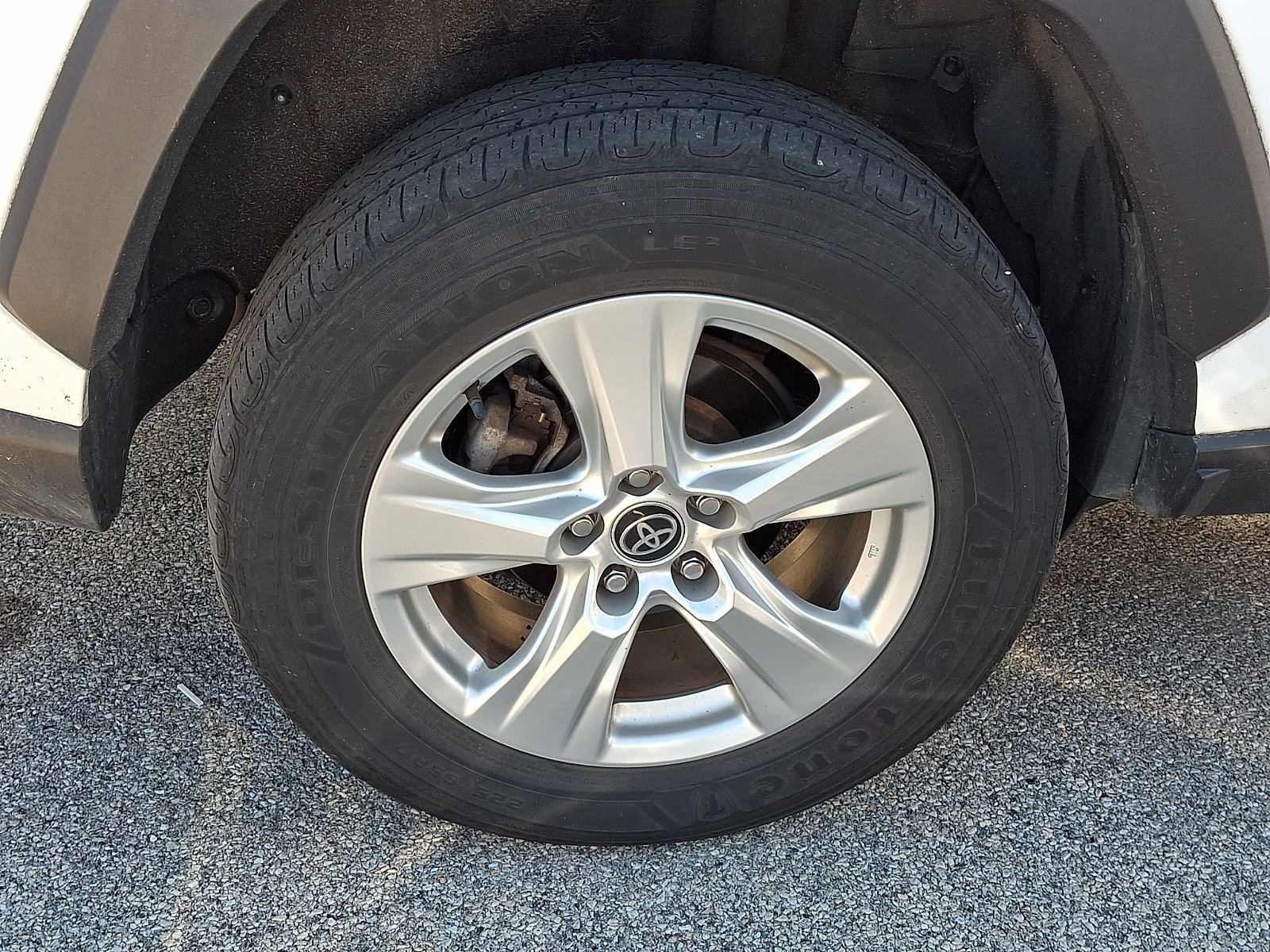 Used 2021 White Toyota XLE image 7