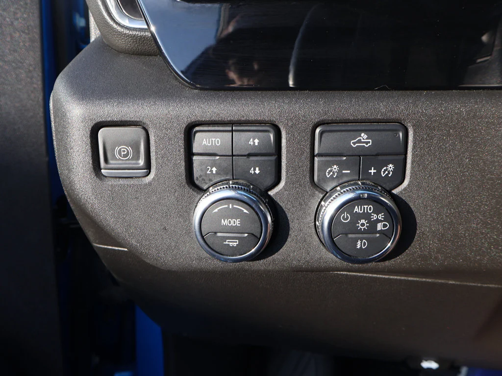 Used 2023 Dynamic Blue Metallic GMC Elevation image 33