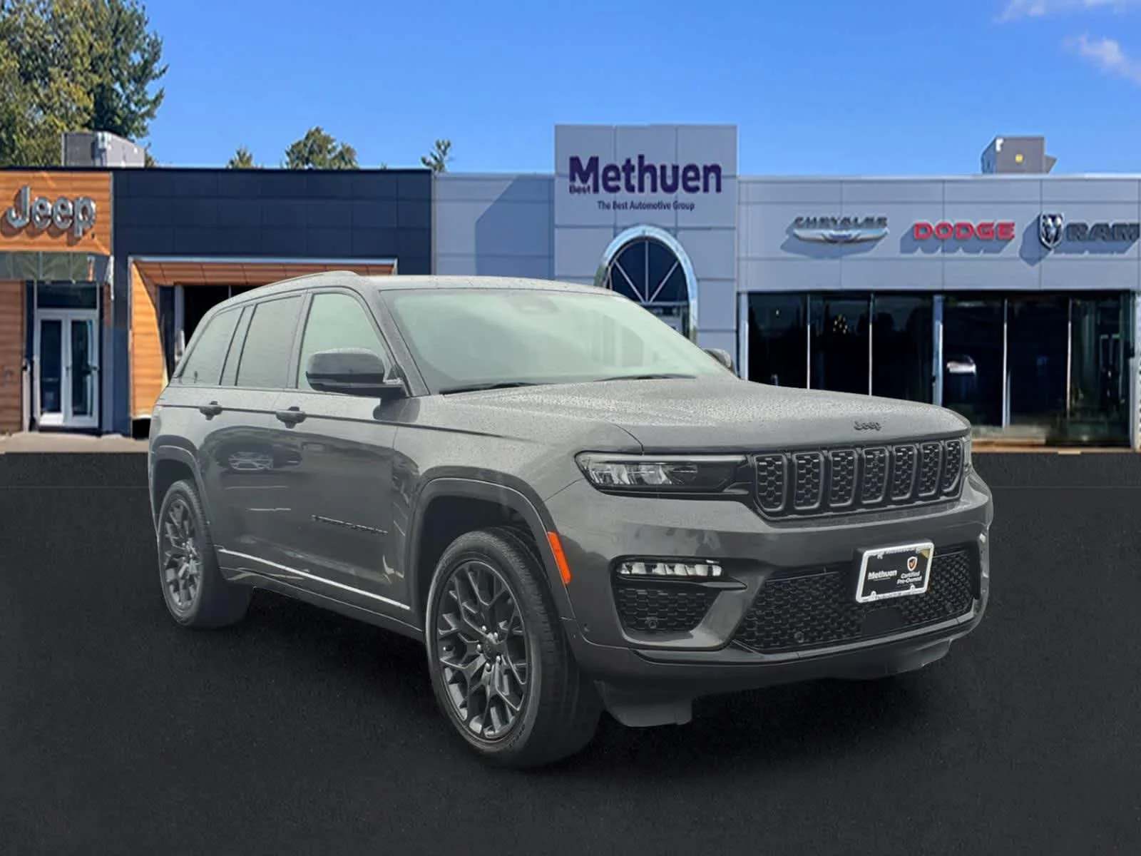 2025 Jeep Grand Cherokee Summit 4x4's photo