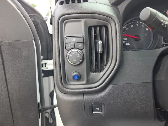 Used 2022 White Chevrolet Custom image 23