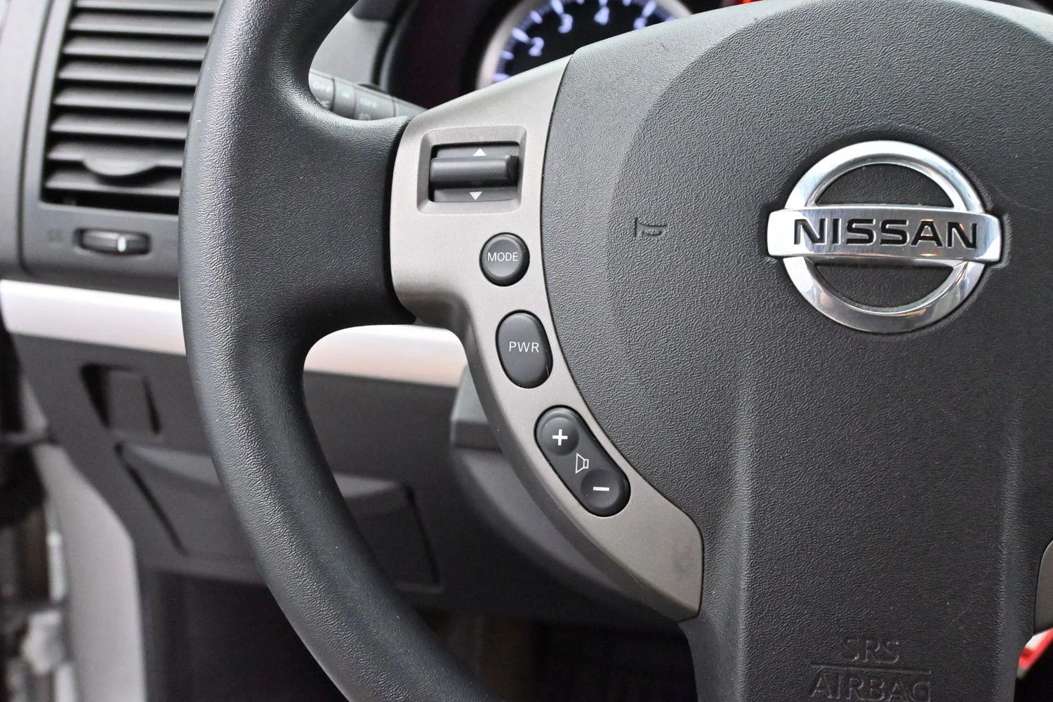 Used 2010 Brilliant Silver Metallic Nissan 2.0 SR image 16