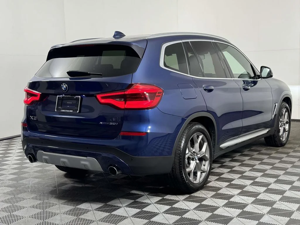 Used 2021 Blue BMW xDrive30i image 10